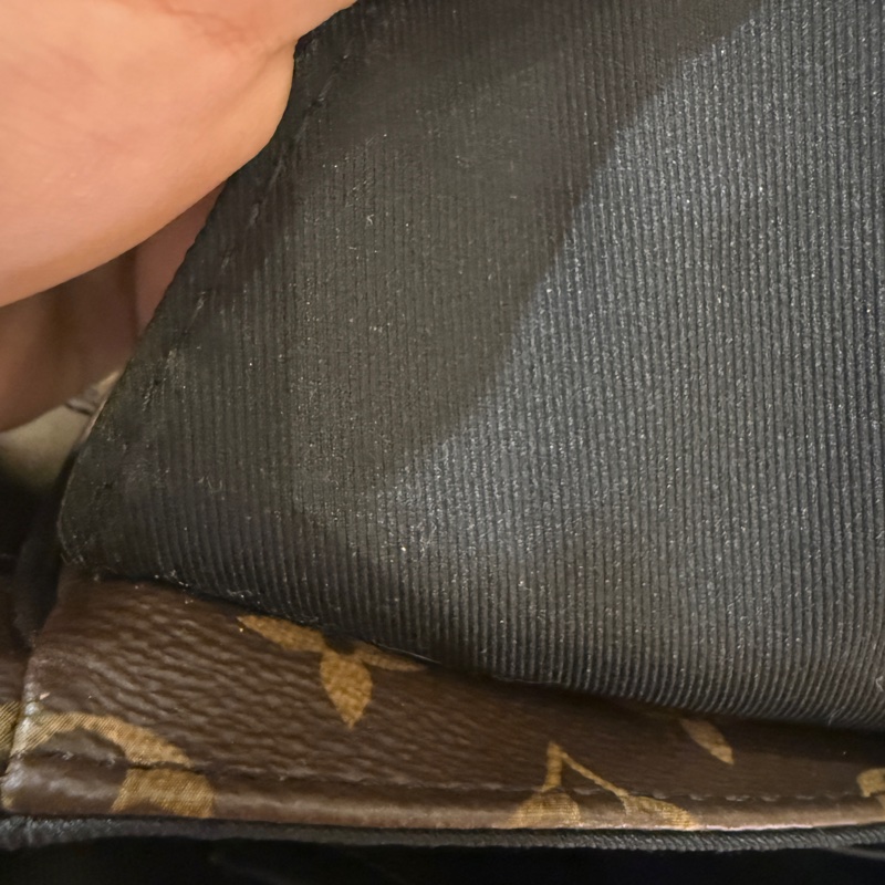 LOUIS VUITTON M41643 斜背包-17