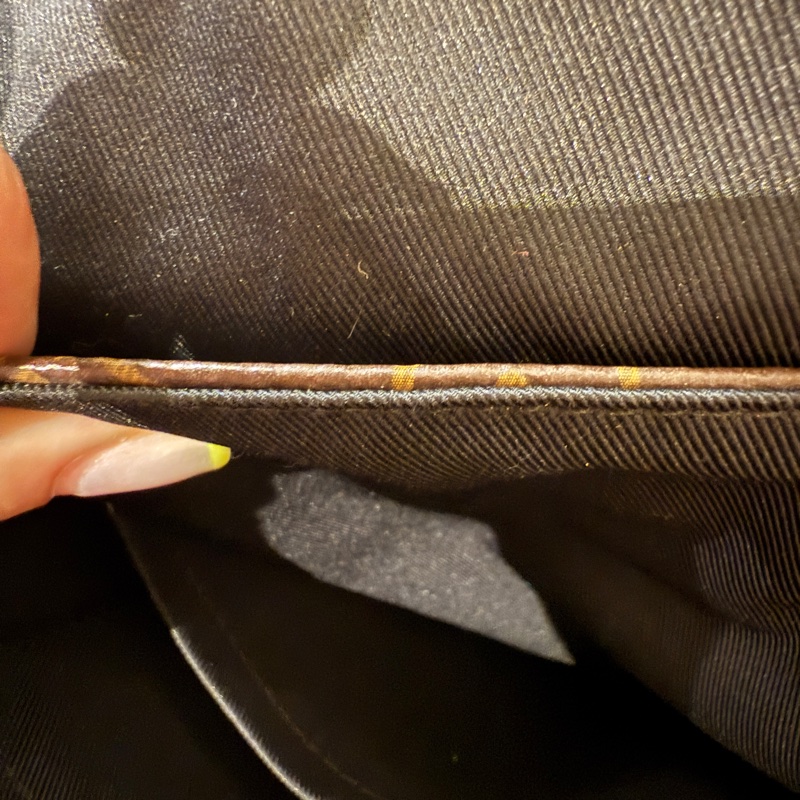 LOUIS VUITTON M41643 斜背包-18