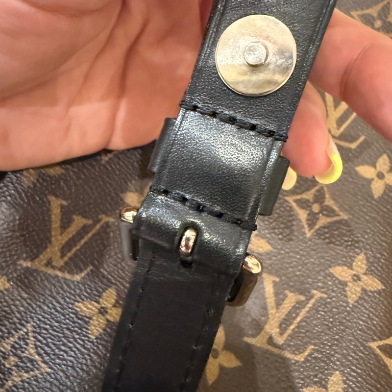 LOUIS VUITTON M41643 斜背包-24