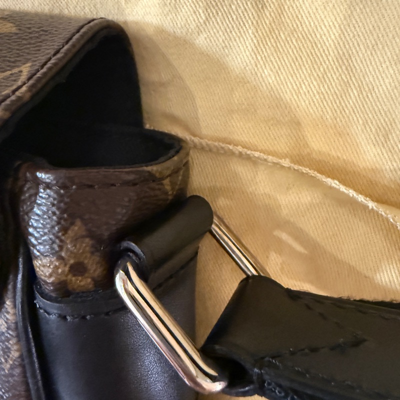 LOUIS VUITTON M41643 斜背包-35