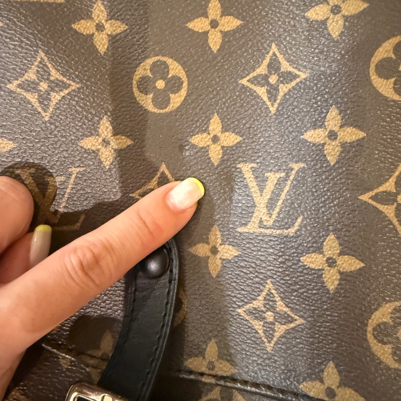LOUIS VUITTON M41643 斜背包-41