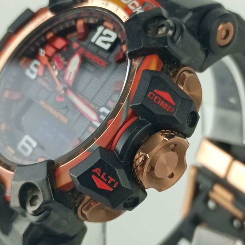 卡西歐 G-SHOCK Master of G Land Mudmaster GWG2040FR1AJR 男士腕錶，灰色錶盤，黑色樹脂/不銹鋼錶殼，40 週年紀念版，亮紅色-3