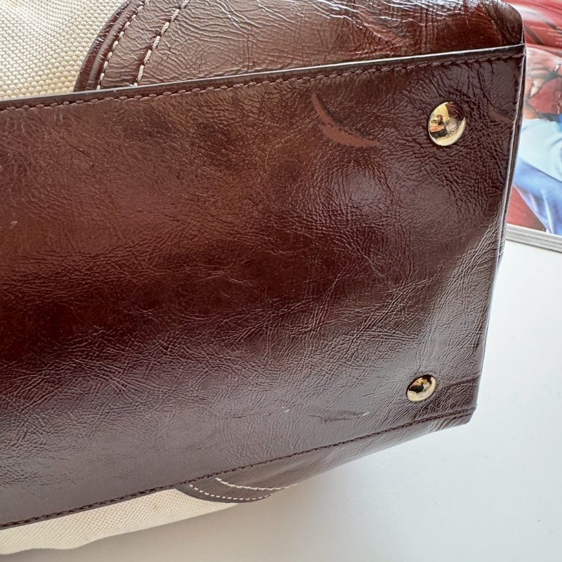 COACH 米白帆布拚咖色肩背包-4