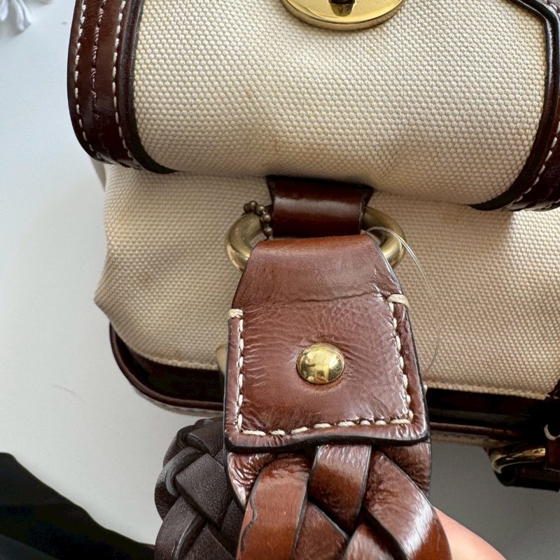 COACH 米白帆布拚咖色肩背包-34