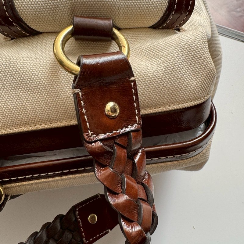 COACH 米白帆布拚咖色肩背包-35