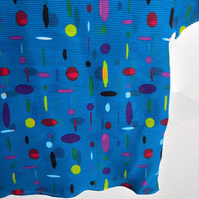 降價出清 ::三宅一生 Issey Miyake :: me 籃底彩點短袖上衣-13