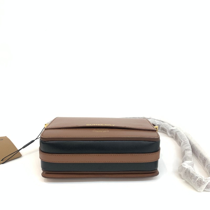 Burberry/巴寶莉棕色全皮單肩斜挎包。-4