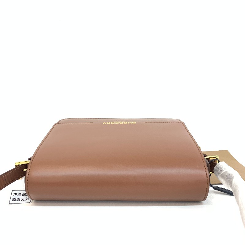 Burberry/巴寶莉棕色全皮單肩斜挎包。-5