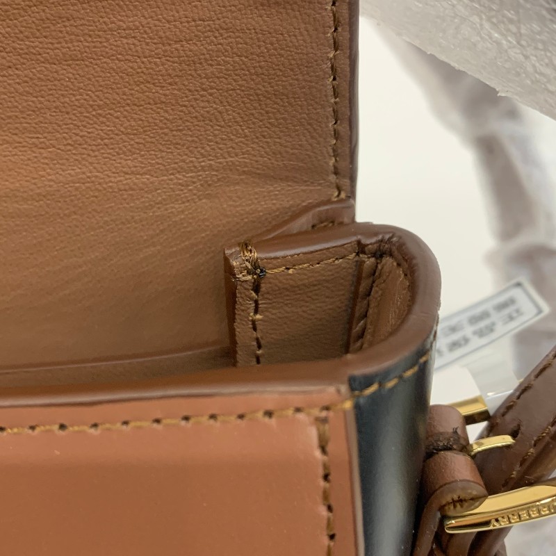 Burberry/巴寶莉棕色全皮單肩斜挎包。-15