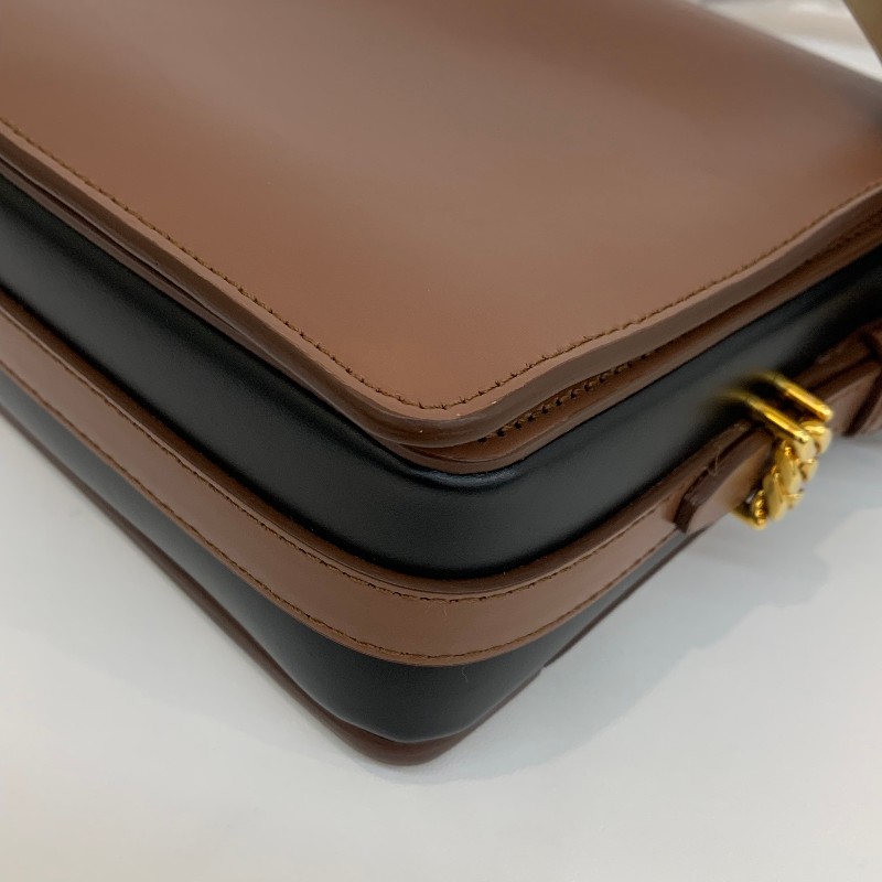 Burberry/巴寶莉棕色全皮單肩斜挎包。-16