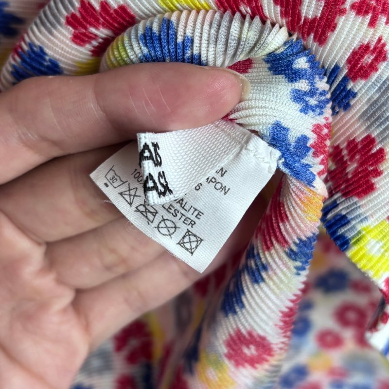 絕版收藏 ::三宅一生 Issey Miyake :: Pleats Please PP 白底彩花花圖樣短袖上衣 3號-7