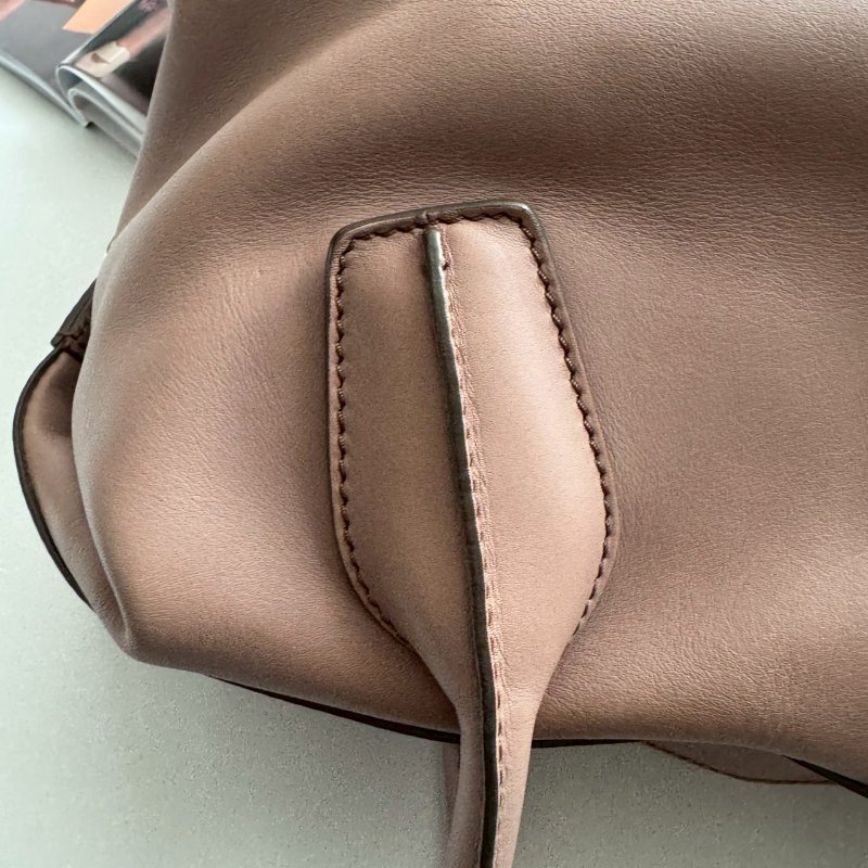 TODS 溫柔藕粉色手提兩用包-7