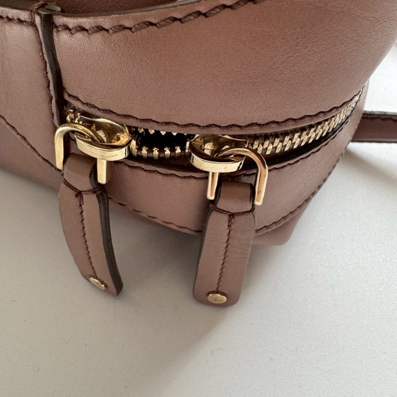 TODS 溫柔藕粉色手提兩用包-10