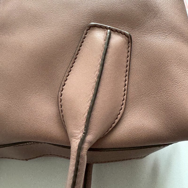 TODS 溫柔藕粉色手提兩用包-11