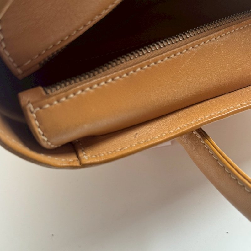 TODS 駝色耐用皮革拉鏈手提包-10