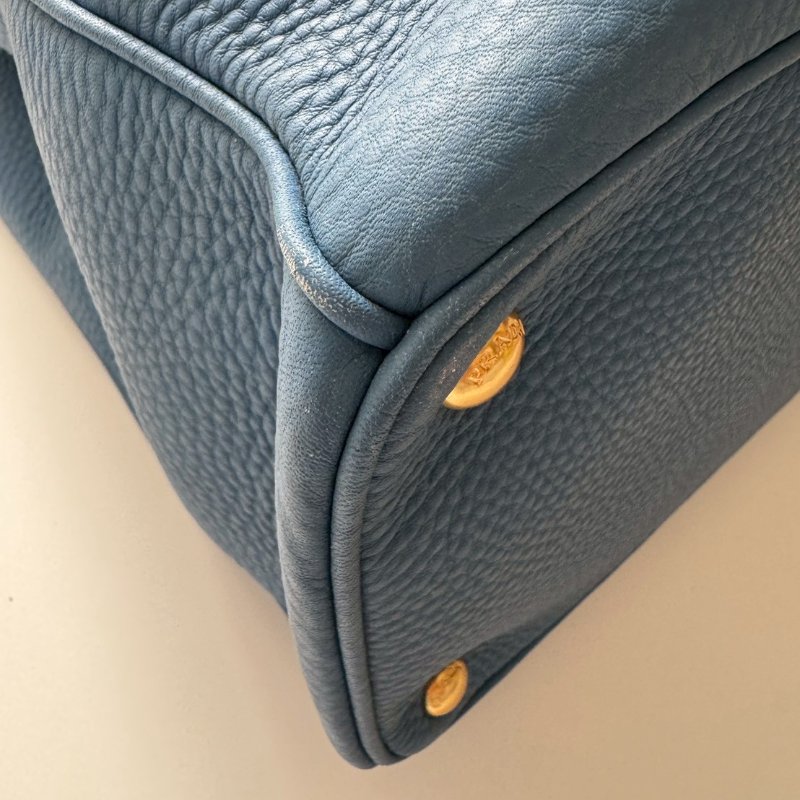 PRADA 藍色經典立體三角牌防刮牛皮手提兩用包-6