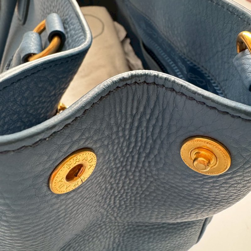 PRADA 藍色經典立體三角牌防刮牛皮手提兩用包-14