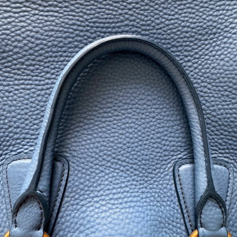 PRADA 藍色經典立體三角牌防刮牛皮手提兩用包-16