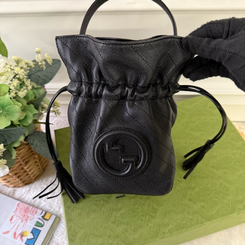 Blondie 縫線皮革束口迷你水桶包(黑色)-1