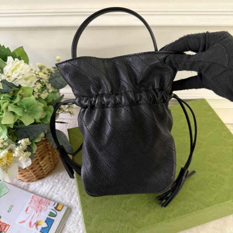 Blondie 縫線皮革束口迷你水桶包(黑色)-3