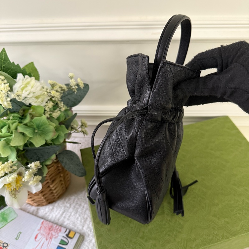 Blondie 縫線皮革束口迷你水桶包(黑色)-4