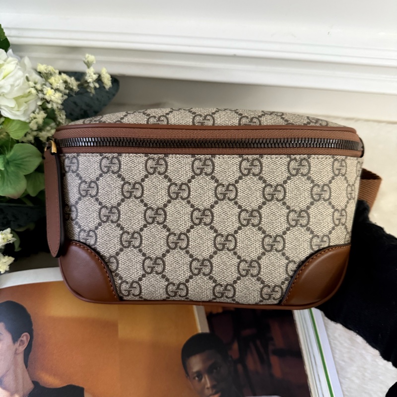 GG Emblem 塗層帆布及皮革腰包/胸口包(烏木/深棕色)-1