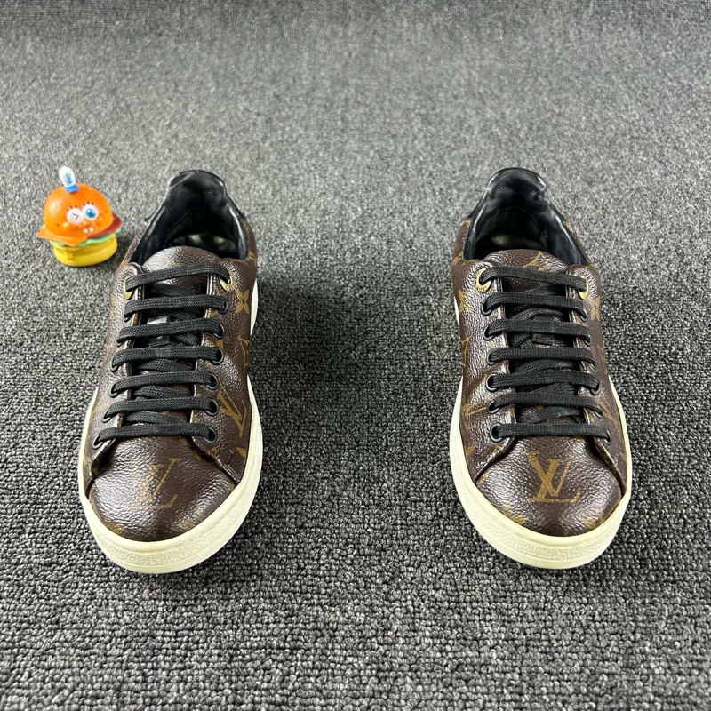 Louis Vuitton路易威登老花板鞋 尺碼：35 詳情：整體成色不錯 下地次數不多 經典-1