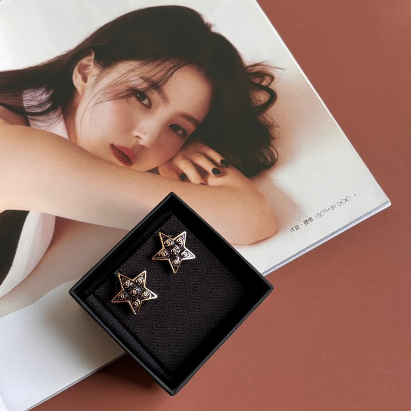 ::CHANEL:: 24C 星空黑紫系閃亮星星穿式耳環 ABC698-1