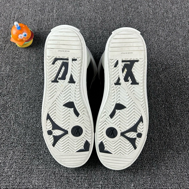 Louis Vuitton路易威登白色錯位板鞋 尺碼：38-6