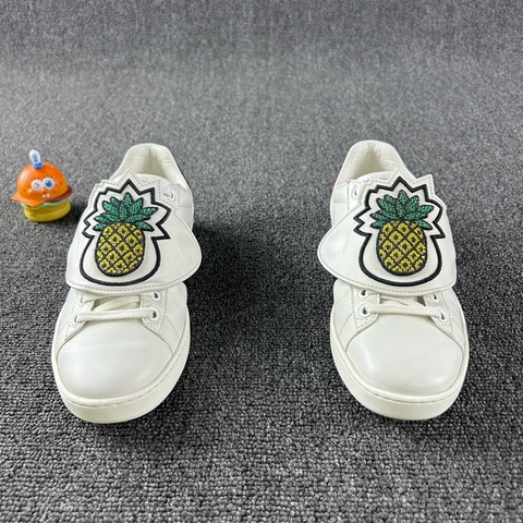 Gucci古馳菠蘿小白鞋 尺碼：36 下地次數不多 菠蘿魔術貼設計 純白休