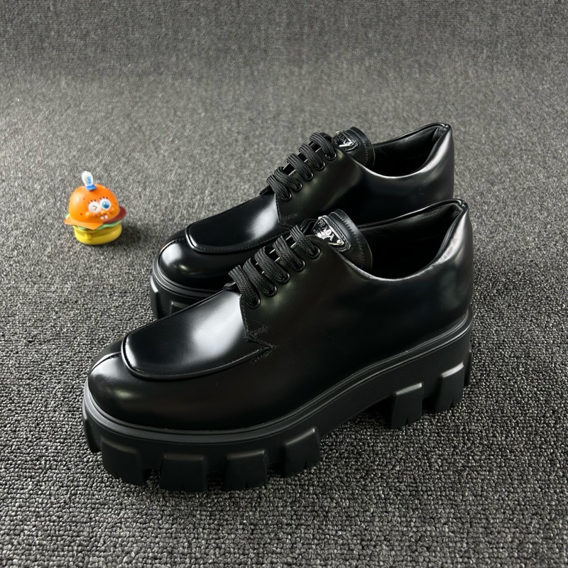 99新 未使用過 Prada普拉达黑色厚底鞋 尺码：36 黑色简约时尚 牛皮舒适有质感 厚底增高显著-1