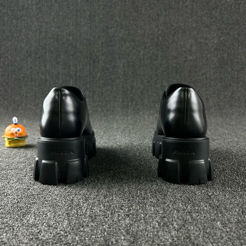 99新 未使用過 Prada普拉达黑色厚底鞋 尺码：36 黑色简约时尚 牛皮舒适有质感 厚底增高显著-4