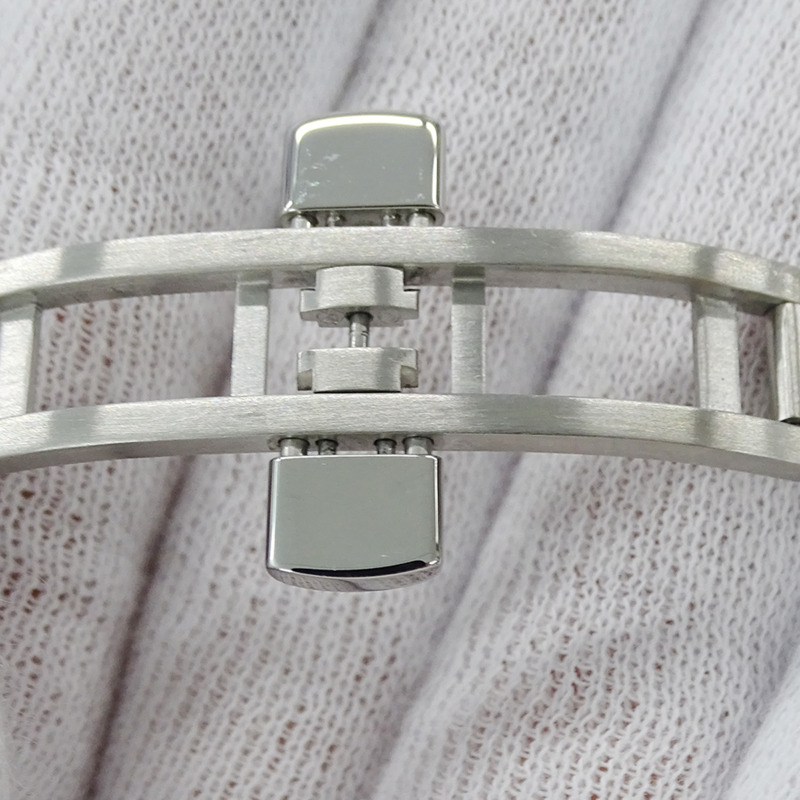 Gucci 男士潛水日期石英錶，不鏽鋼材質，136.2毫米，銀色/海軍藍，YA136203-4