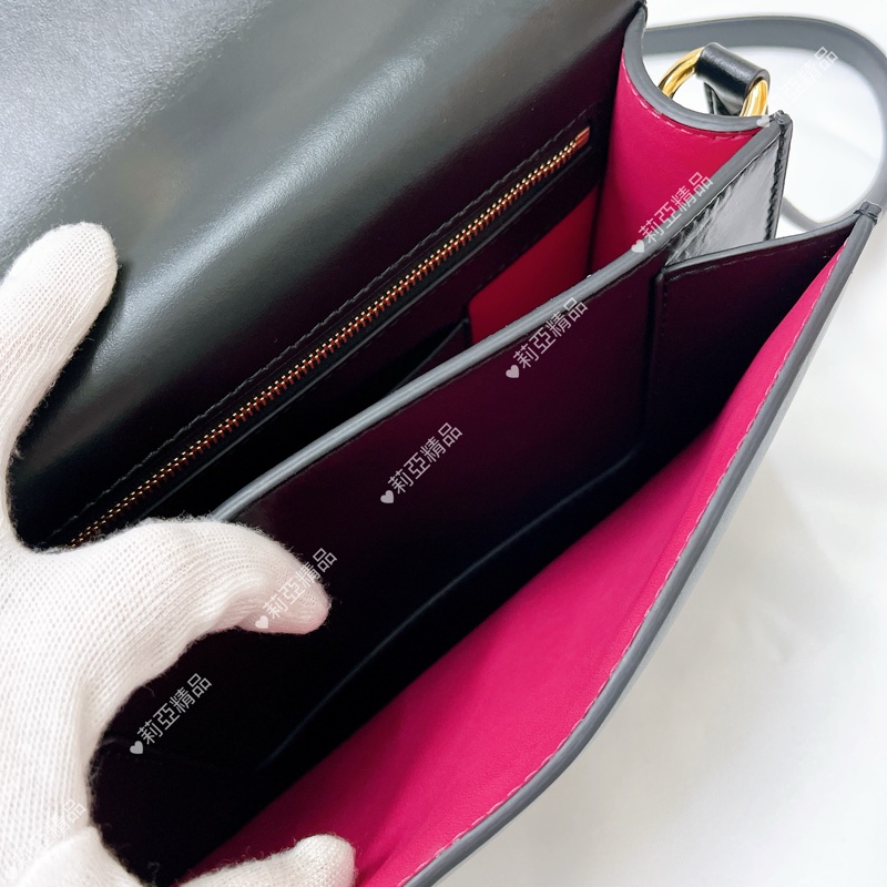 莉亞精品♡LV M55948 Pont9 黑金  二手-18