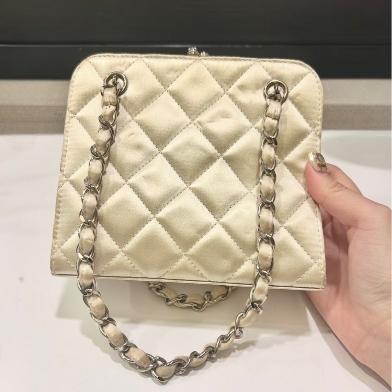 Chanel 香奈兒中古 羊皮晚宴包 白金色 銀鏈-0