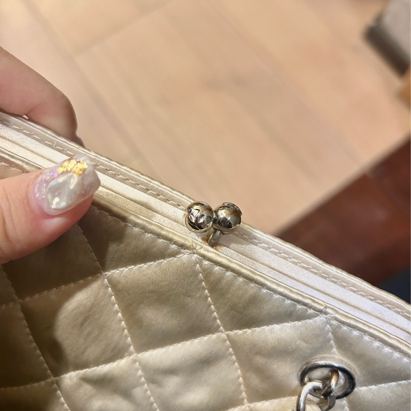 Chanel 香奈兒中古 羊皮晚宴包 白金色 銀鏈-4