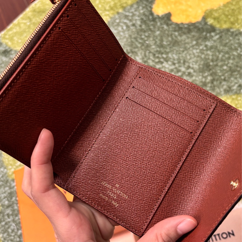 （全新）Louis Vuitton 經典老花棕色三折短夾-13