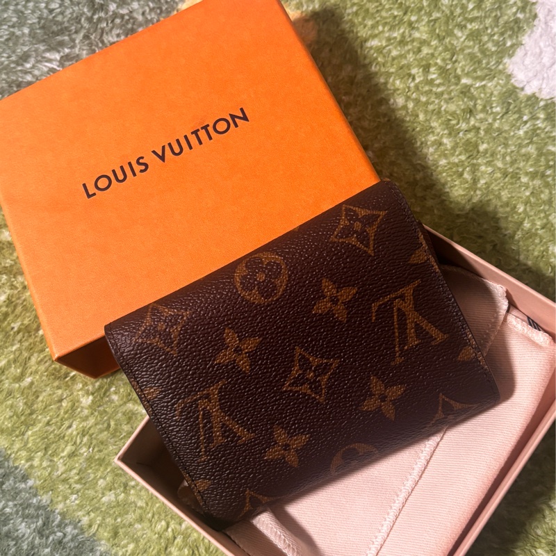 （全新）Louis Vuitton 經典老花棕色三折短夾-9