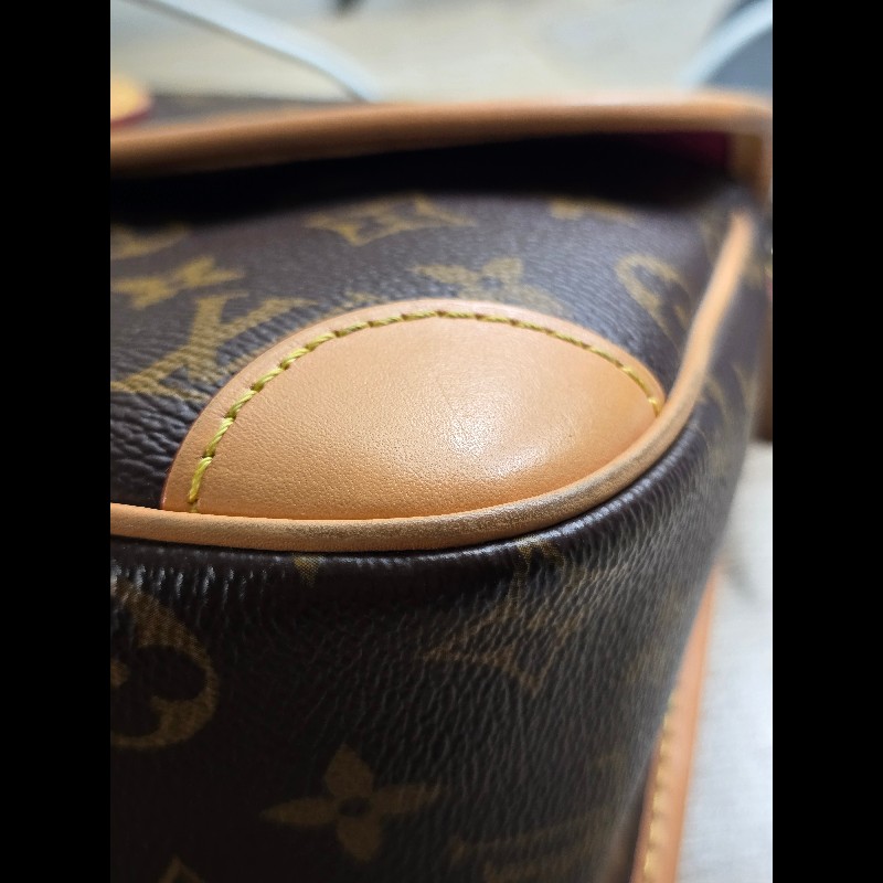 LV Diane M45985 法棍包 郵差包-7