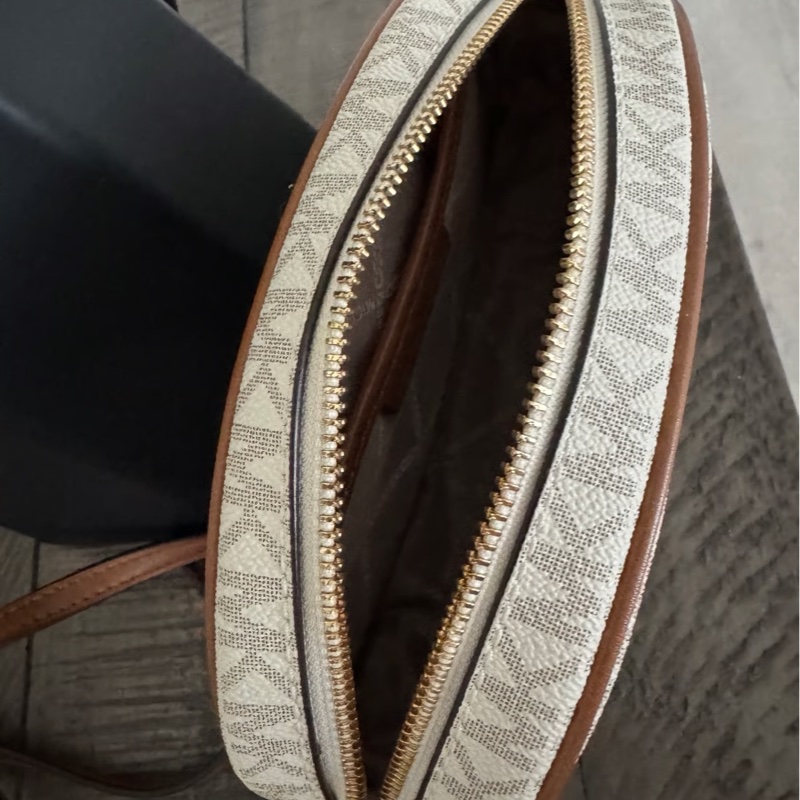 Michael Kors|MK的JET SET CHARM全新經典老花相機麻將包 可單肩/斜背-4