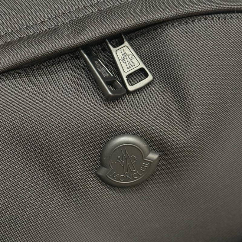 Moncler 男裝黑色後背包-4