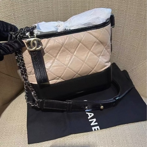 Chanel香奈兒 Gabrielle 流浪包小號米色米黑