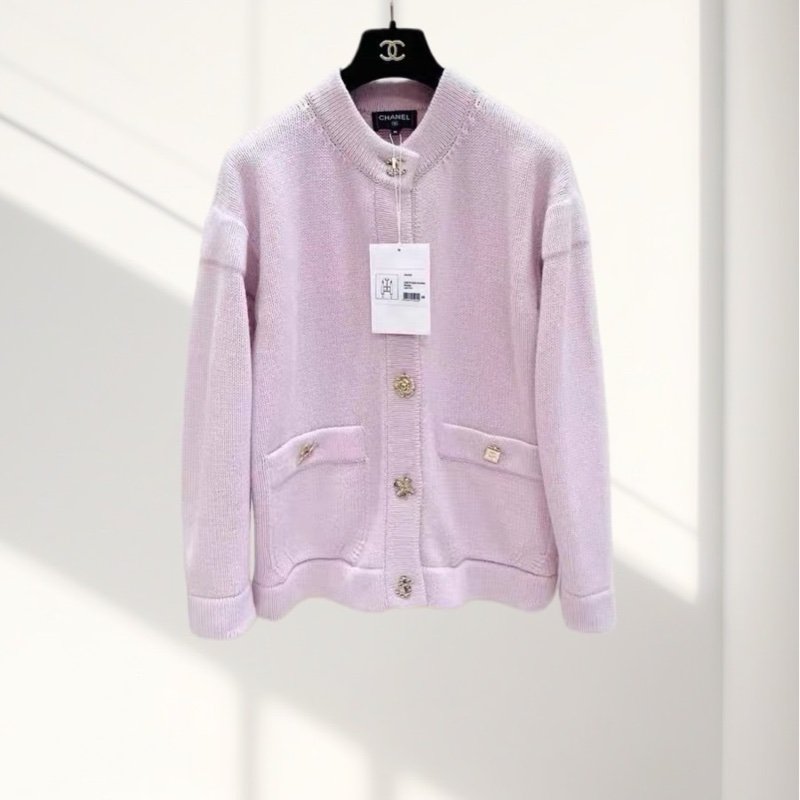 Chanel 粉色徽章紐扣羊絨毛衣開衫-4