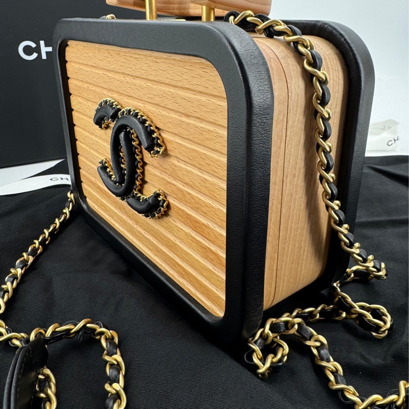 Chanel 22C Wood & Leather Beige and Black Vanity Case-3