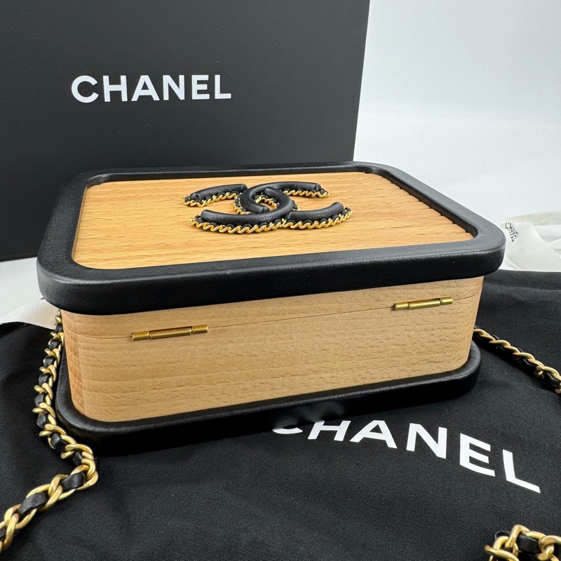 Chanel 22C Wood & Leather Beige and Black Vanity Case-5