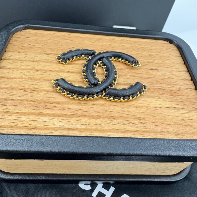 Chanel 22C Wood & Leather Beige and Black Vanity Case-6