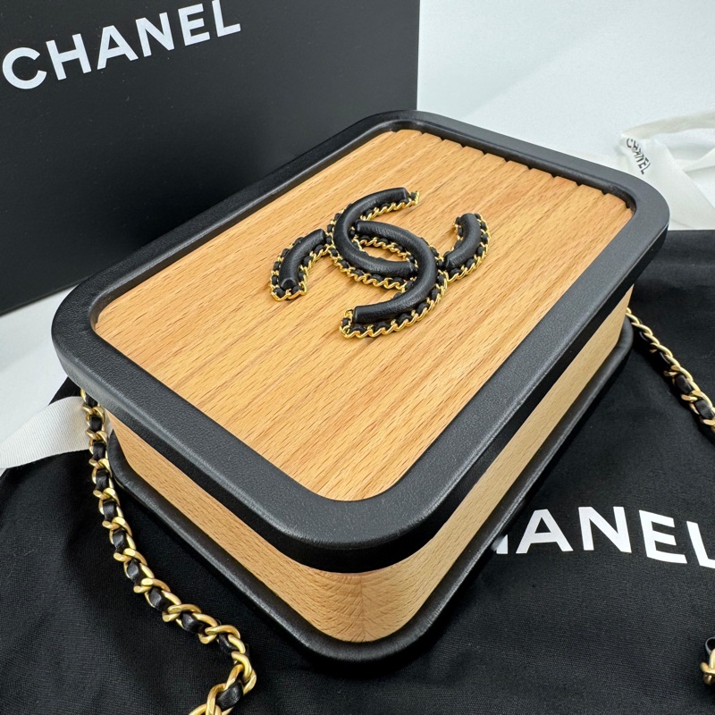 Chanel 22C Wood & Leather Beige and Black Vanity Case-7