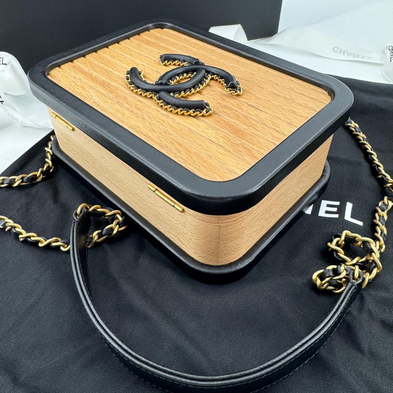 Chanel 22C Wood & Leather Beige and Black Vanity Case-9