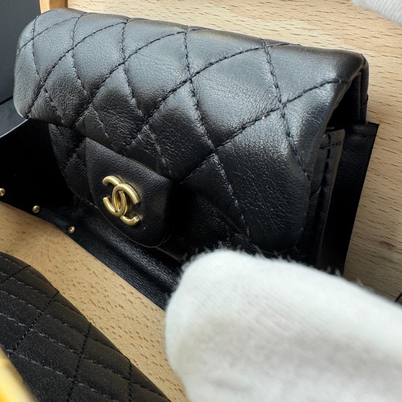 Chanel 22C Wood & Leather Beige and Black Vanity Case-11