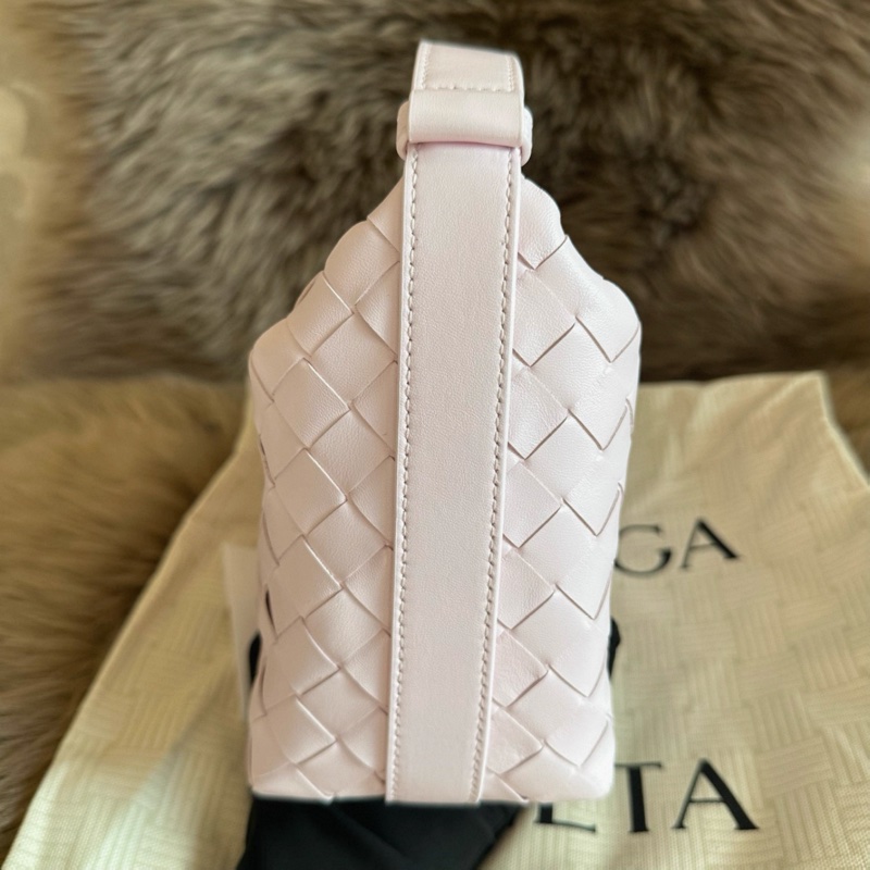 全新 BV 葆蝶家 Wallace 編織 牛皮革 手提包 水洗  尺寸：20x9x13-2